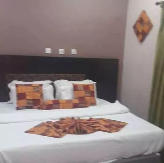 هتل Transtell Suites & Apartments
