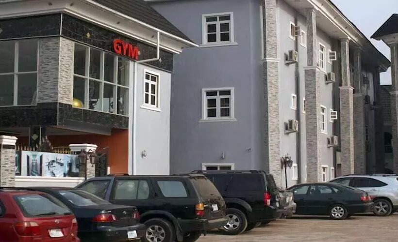 هتل Transtell Suites & Apartments