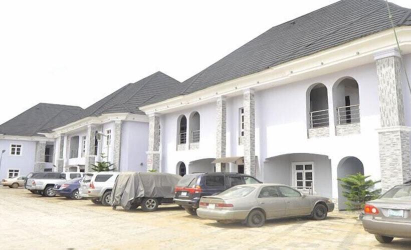 هتل Transtell Suites & Apartments