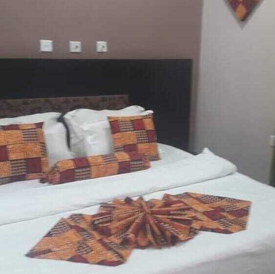 هتل Transtell Suites & Apartments