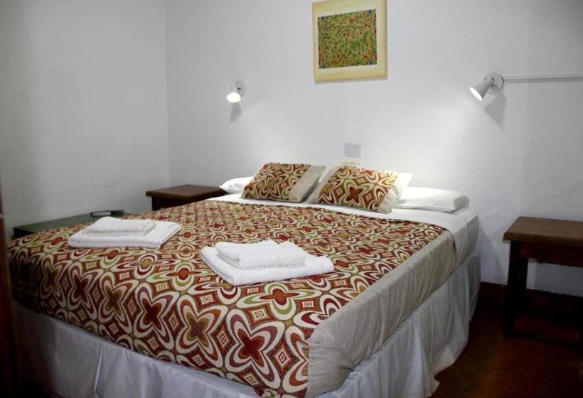 Hotel Vuelta Del Ombu