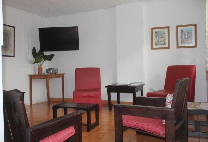 Hotel Vuelta Del Ombu