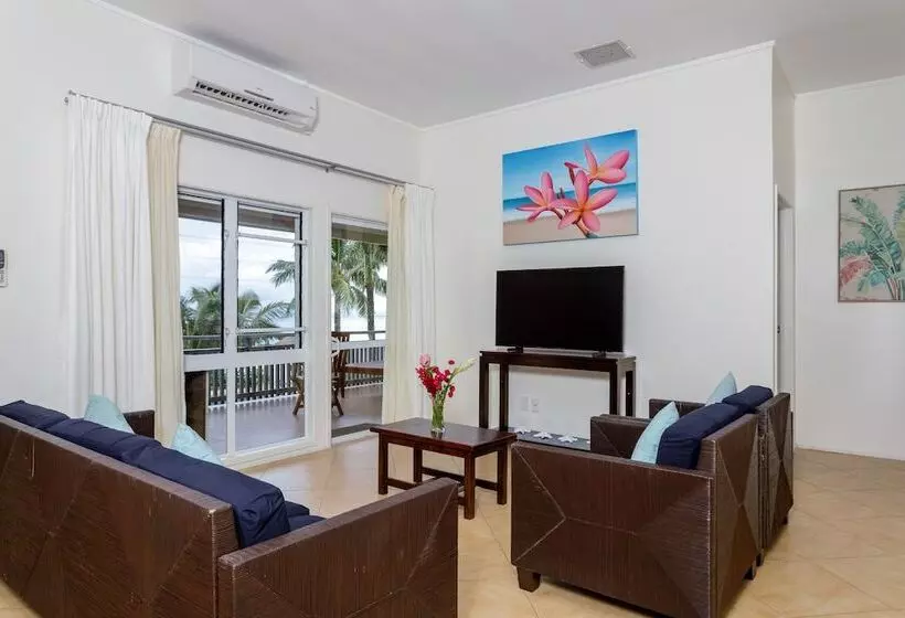 Moana Sands Beachfront Villas