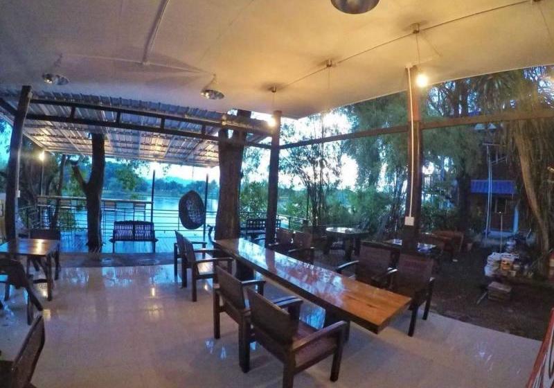 T & T Hostel Kanchanaburi