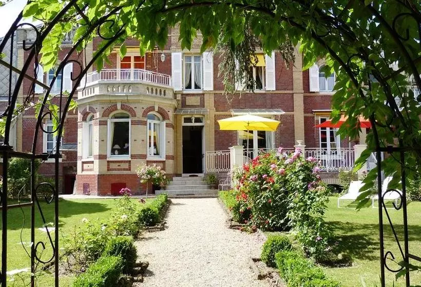 Aamiaismajoitus (B&B) Villa La Gloriette