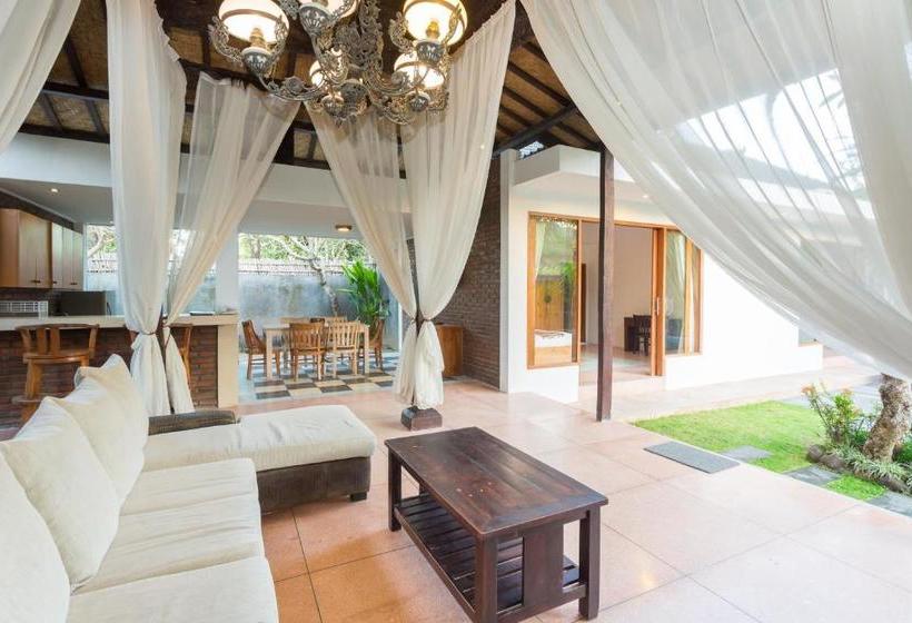 호텔 Anyar Sari Villa