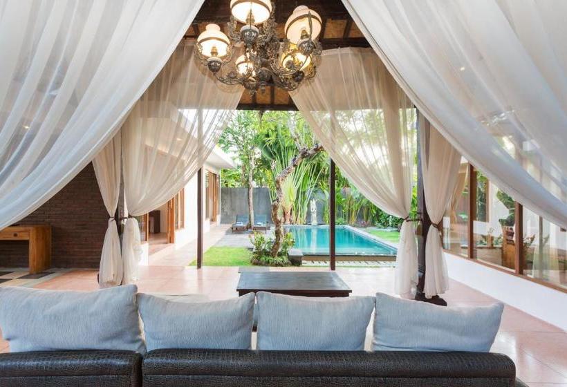 호텔 Anyar Sari Villa