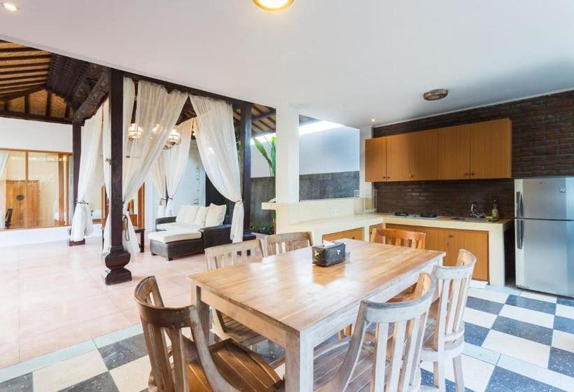 호텔 Anyar Sari Villa