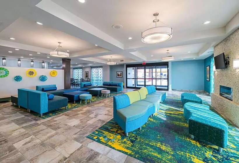 Hotelli Comfort Inn & Suites Oklahoma City Near Bricktown