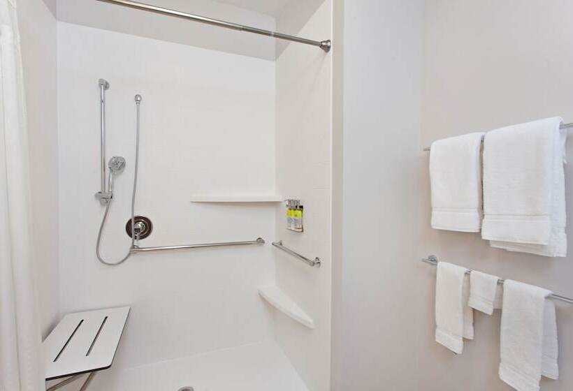 Отель Holiday Inn Express & Suites   Moses Lake, An Ihg