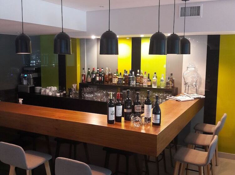 Hotelli Howard Johnson Plaza Buenos Aires