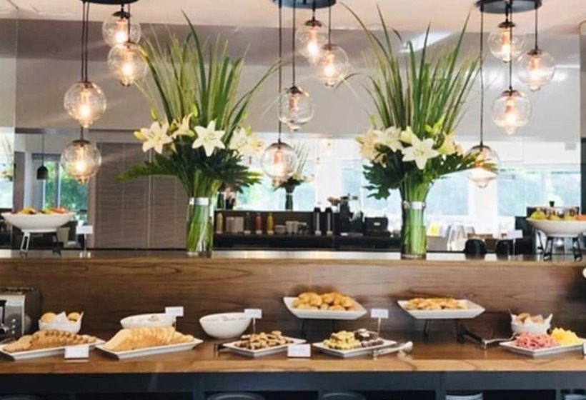 Hotelli Howard Johnson Plaza Buenos Aires