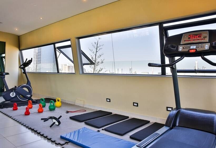 Hotelli Howard Johnson Plaza Buenos Aires