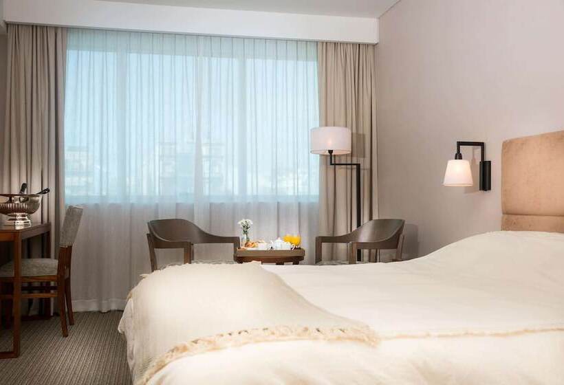 Hotelli Howard Johnson Plaza Buenos Aires