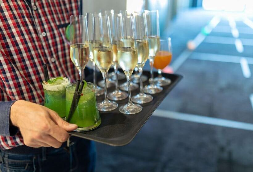 Отель Ibis Styles Budapest Airport