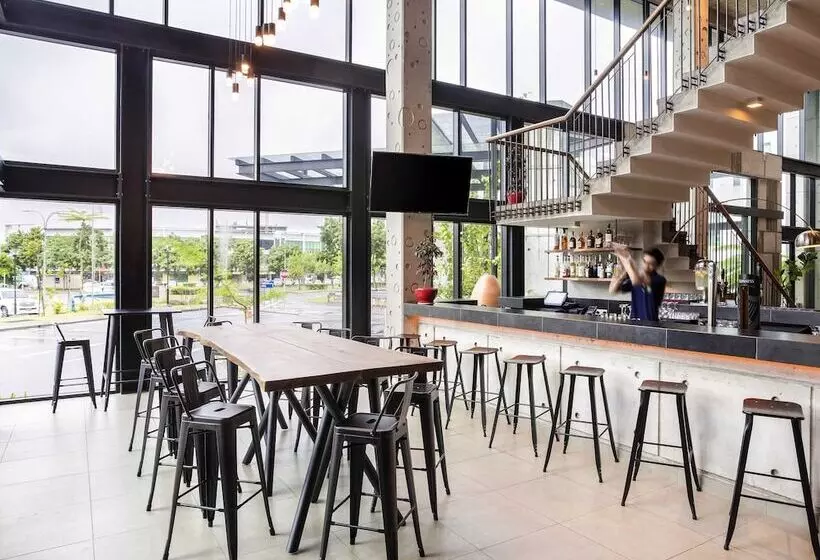 ホテル Ibis Styles Kota Kinabalu Inanam