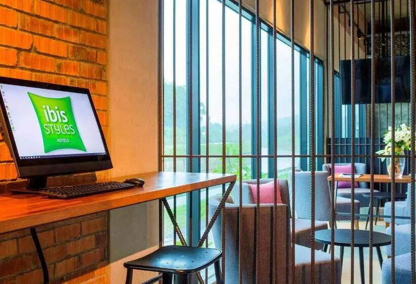 ホテル Ibis Styles Kota Kinabalu Inanam