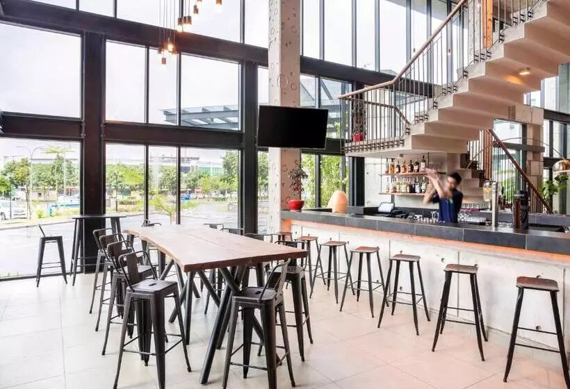 ホテル Ibis Styles Kota Kinabalu Inanam