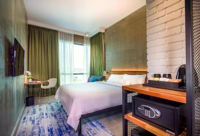 ホテル Ibis Styles Kota Kinabalu Inanam
