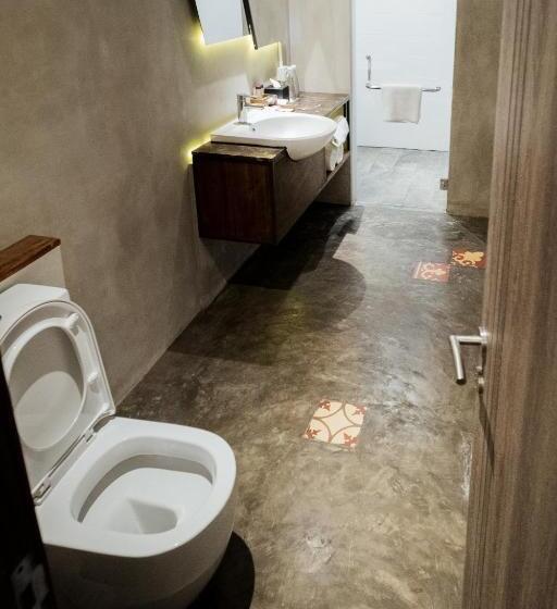 Отель Janevalla Bandung