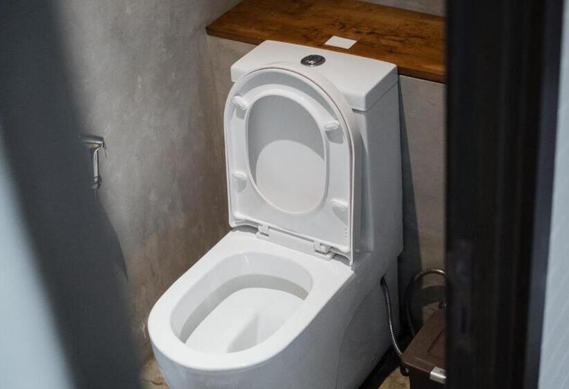 Отель Janevalla Bandung