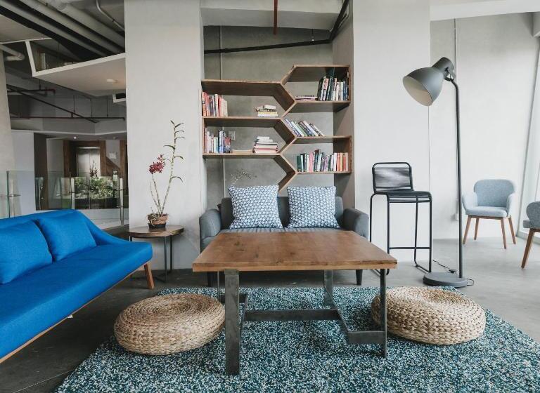 Отель Janevalla Bandung