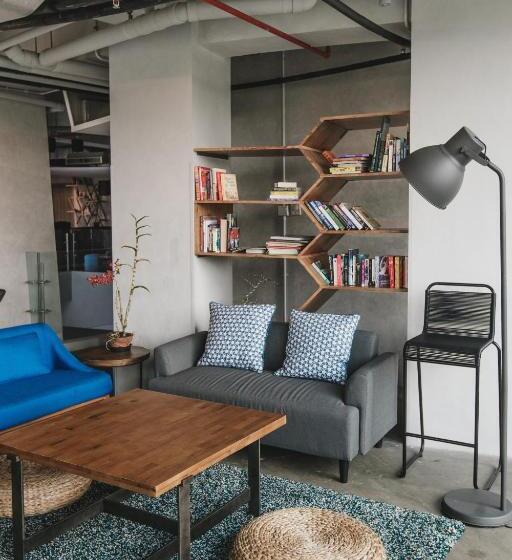 Отель Janevalla Bandung