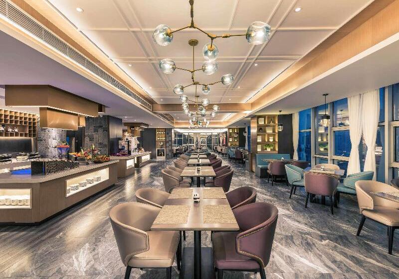 Отель Mercure Chengdu Downtown