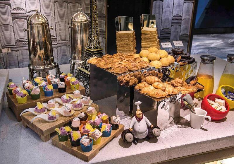 Отель Mercure Chengdu Downtown