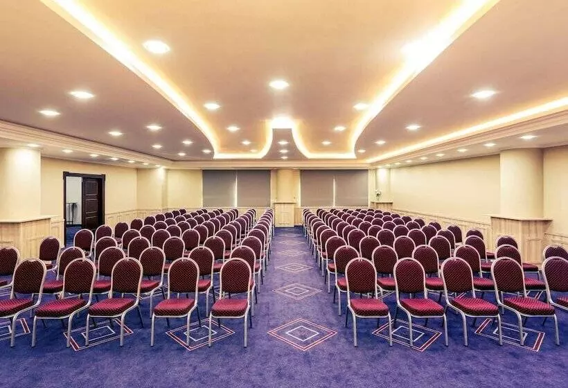 هتل Mercure Tetovo