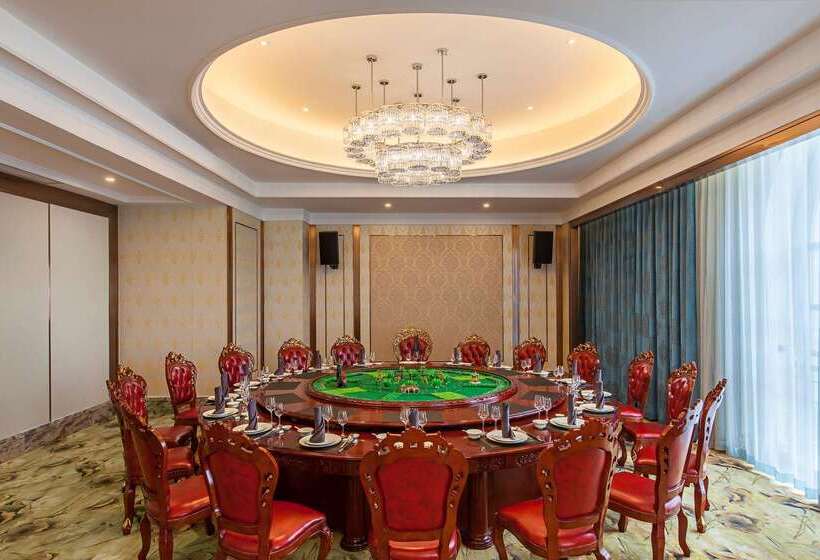 Отель Ramada By Wyndham Taixing