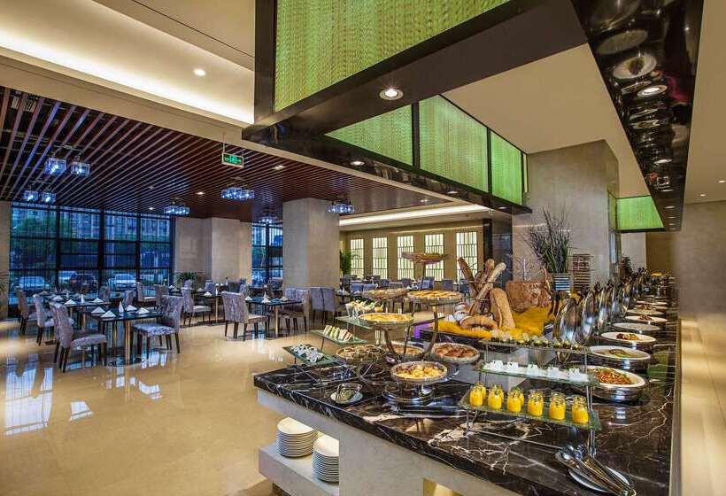 Отель Ramada By Wyndham Taixing