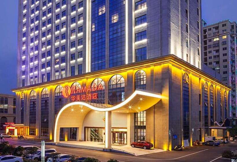 Отель Ramada By Wyndham Taixing