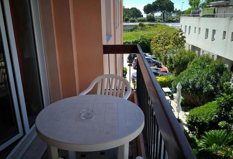 هتل Resothel Le Gabian