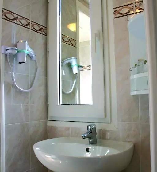 Hotelli Resothel Le Gabian