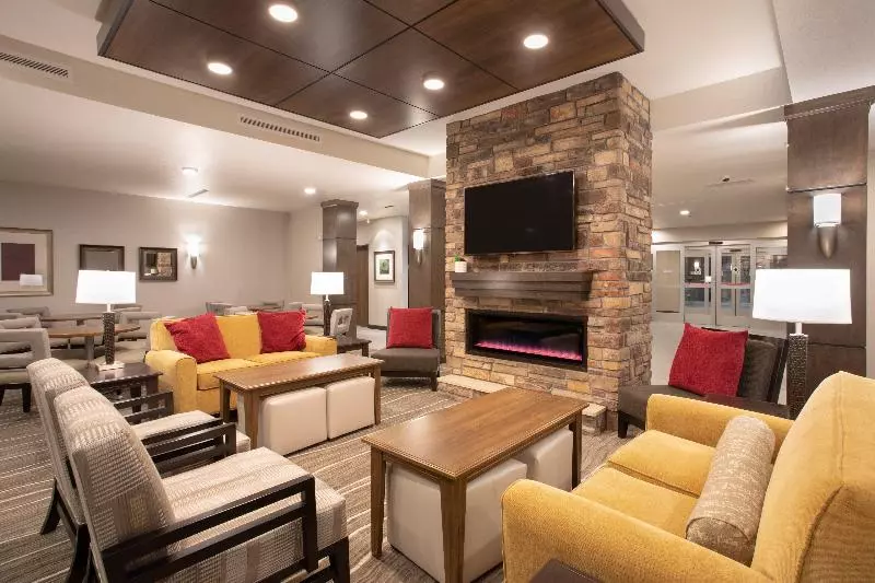ホテル Staybridge Suites Rapid City   Rushmore, An Ihg