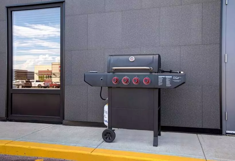 The Landing Hotel & Conference Centre