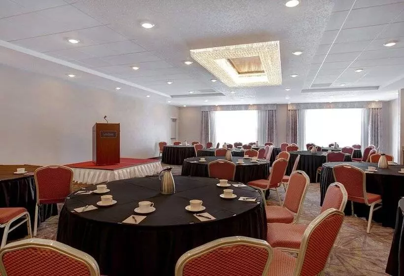 The Landing Hotel & Conference Centre