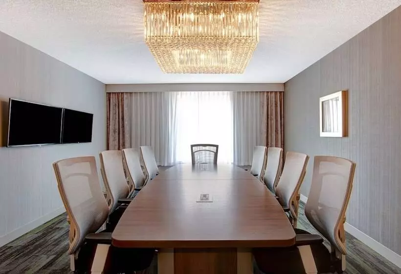 The Landing Hotel & Conference Centre