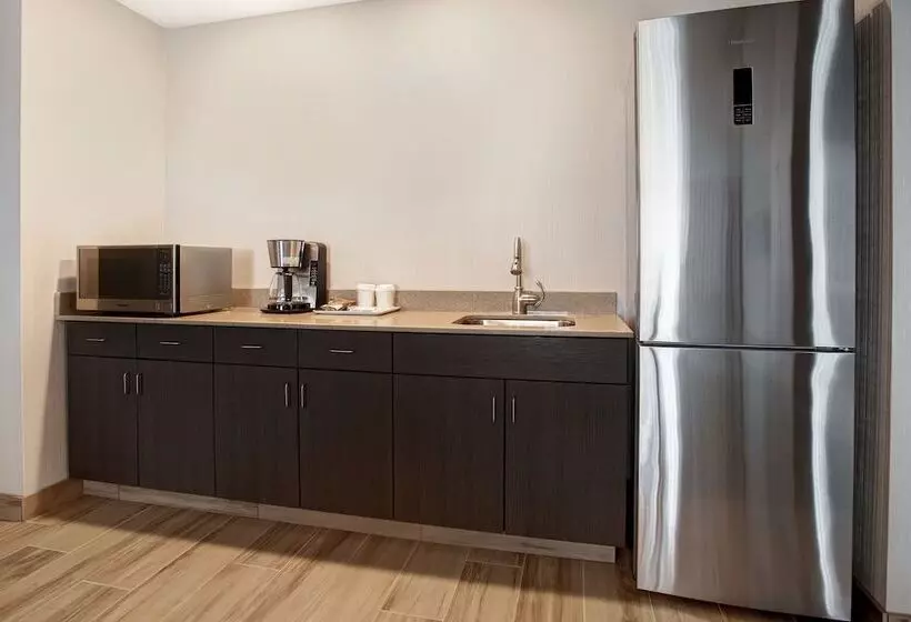 The Landing Hotel & Conference Centre