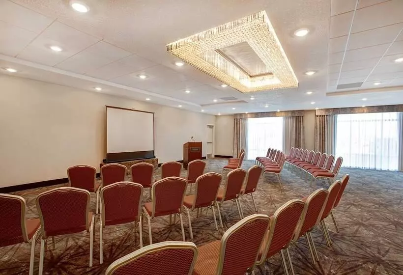 The Landing Hotel & Conference Centre