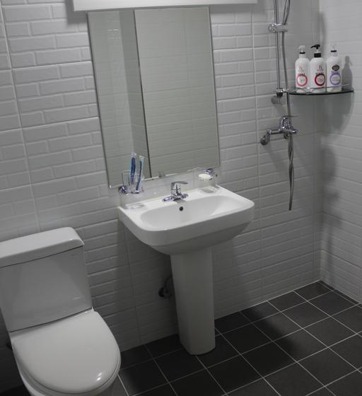 Hi & J Guesthouse  Hostel