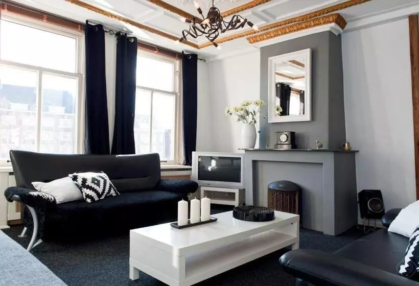 تختخواب و صبحانه Canal Holiday Apartment