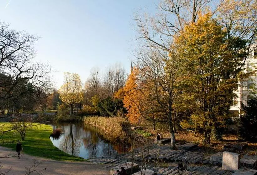 تختخواب و صبحانه Canal Holiday Apartment