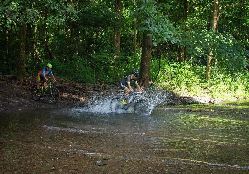 호텔 Diria Santa Cruz