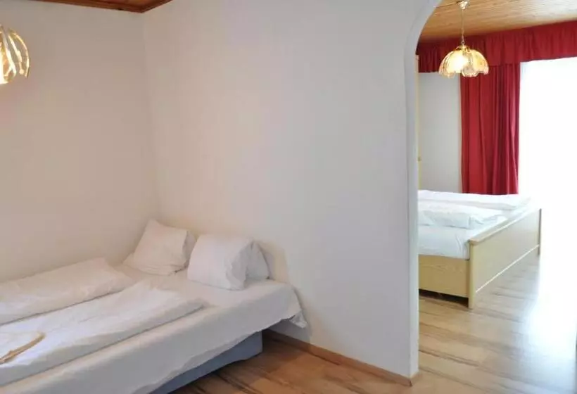 Hotelli Gästehaus Herlinde