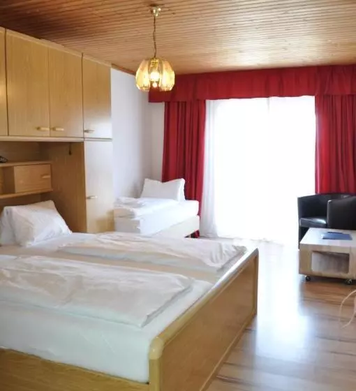 Hotelli Gästehaus Herlinde