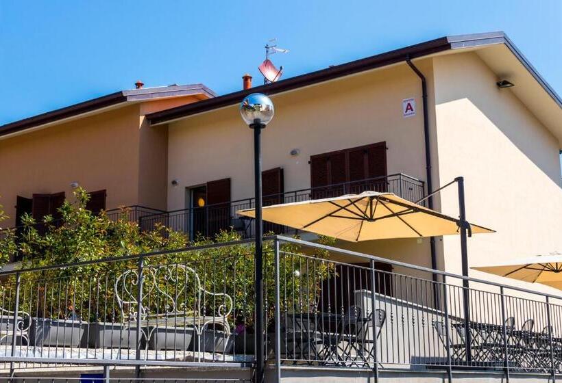 בית מלון כפרי Rossovino Como