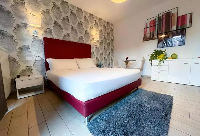 هتل Rossovino Como