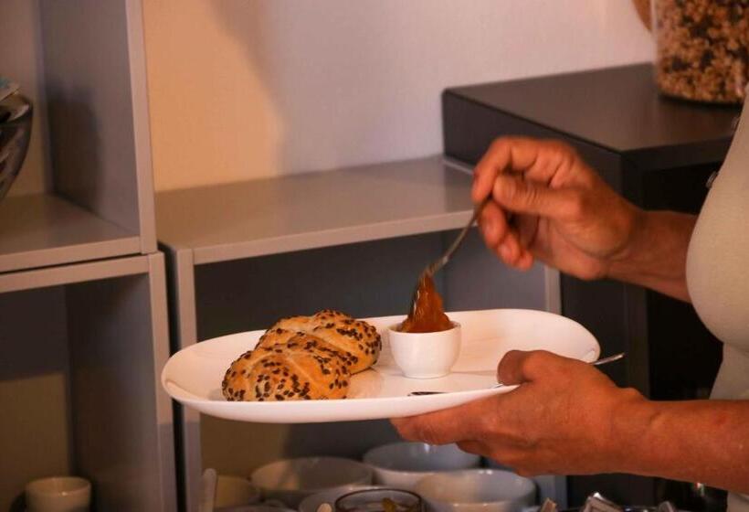 בית מלון כפרי Rossovino Como